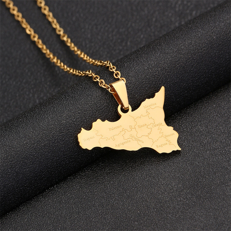 L’Île d’Amour Necklace